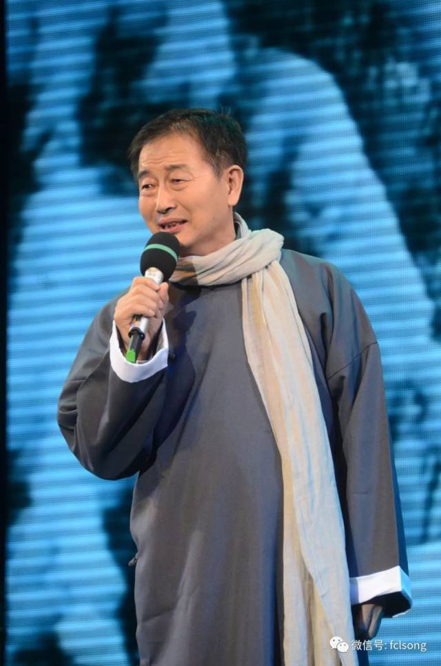 三首诗歌《再别康桥》《雨巷》《我爱这土地》