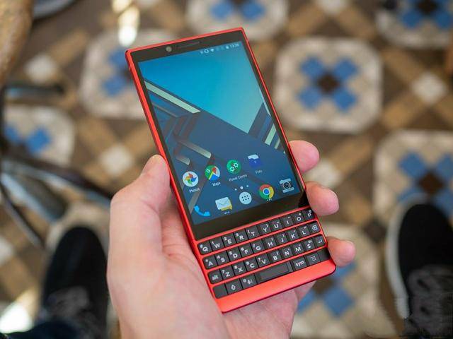 什么人用黑莓 b893dfa961d24abc900e45ca0c13454f.jpeg