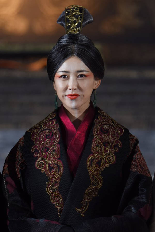 "中国最美脸蛋"朱珠,连续7年入选全球最美面孔 露面却被吐槽