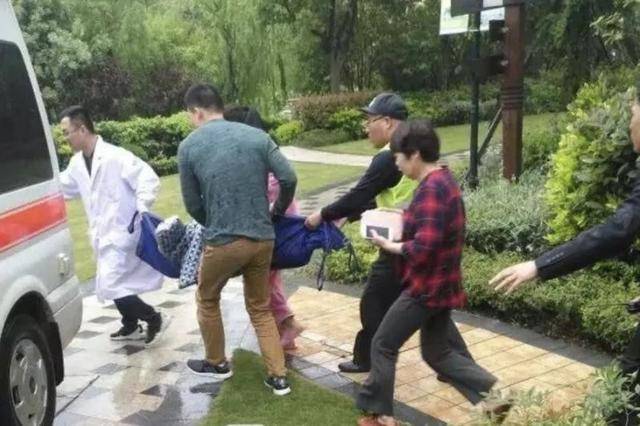 保定3岁女童从18楼家中坠落,这样的疏忽家长不要再犯!