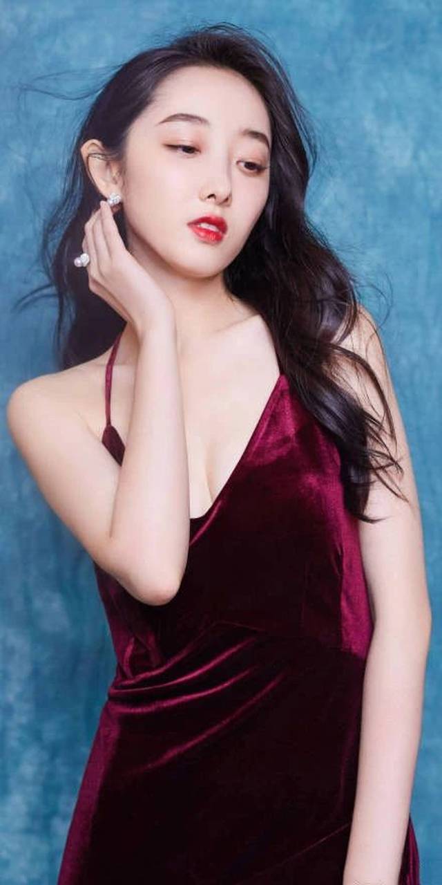 原创任嘉伦 蒋梦婕简直是19年颜值担当!日常搭配很有cp感,合拍