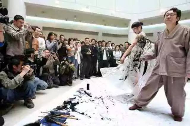 他第一个展览的前言也是我写的