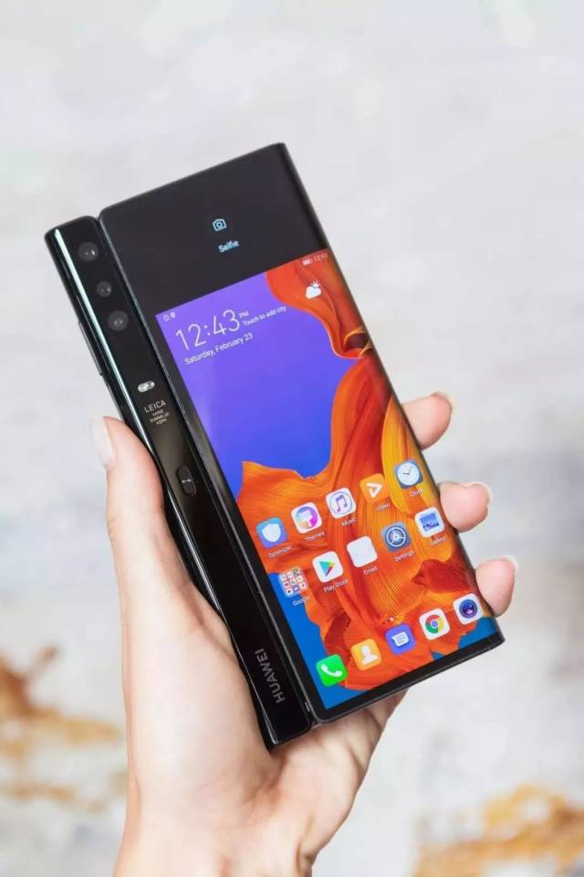 华为5g折叠手机刷屏!售价17500元!还有这些亮点不能错过!