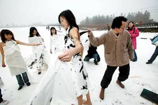 他第一个展览的前言也是我写的