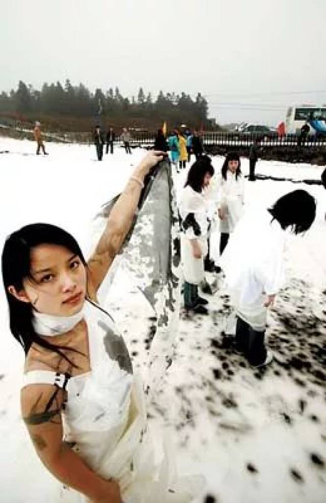 他第一个展览的前言也是我写的