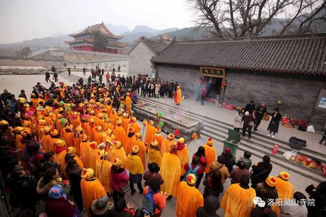 灵山庙会是县境内历史最久的庙会,宜阳县年文化节龙头活动,也是热度