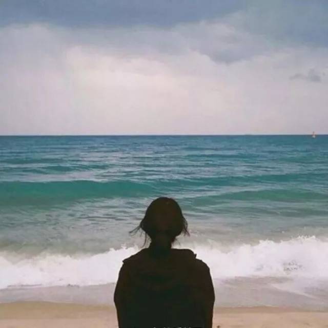 头像| 如果一个人总是秒回你 说明他总是在玩手机