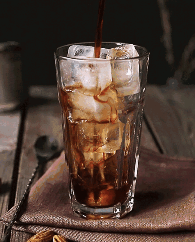 而今天,我们详细讲解一下其中一种冰咖啡:冰美式.