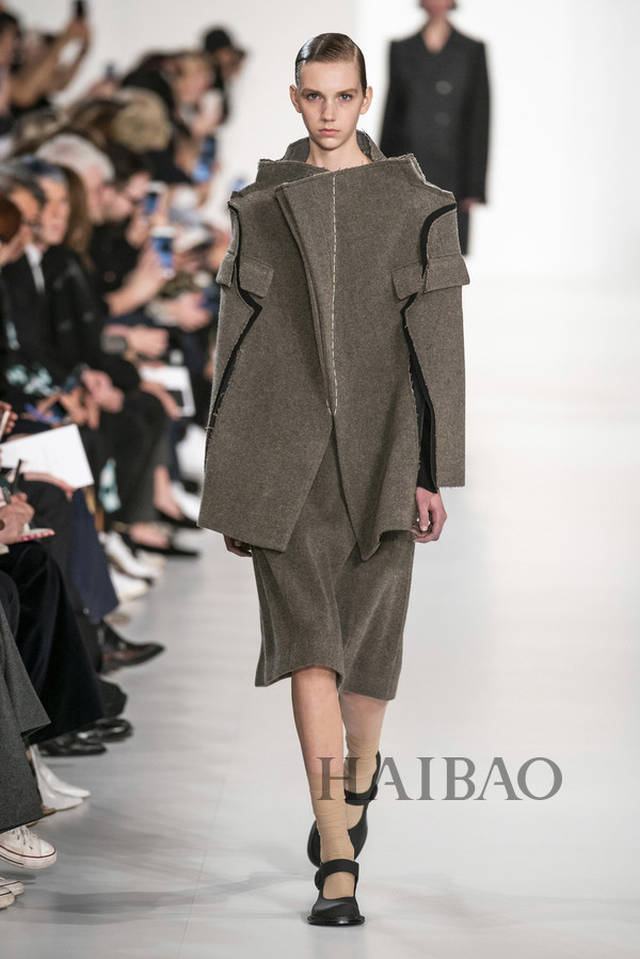 马丁·马吉拉 (martin margiela) 2019秋冬时装秀,海报带你亲临巴黎