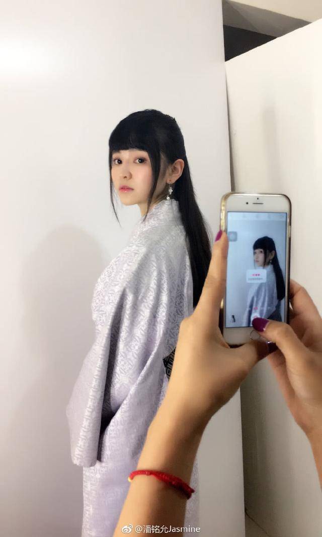 国产游戏《隐形守护者》让武藤纯子爆红:潘铭允微博已