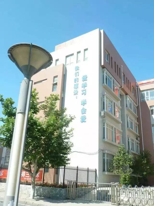 【班型】小班型,每班不超过45人  【对口小学】实验小学,郭家街小学