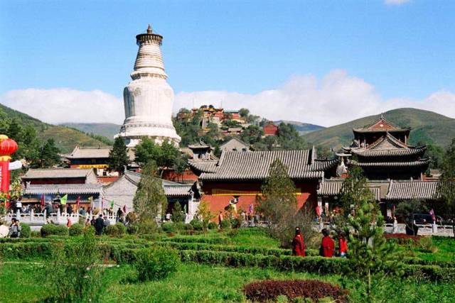 五台山-中国佛教四大名山之首_山西旅游一定要去的五a景区