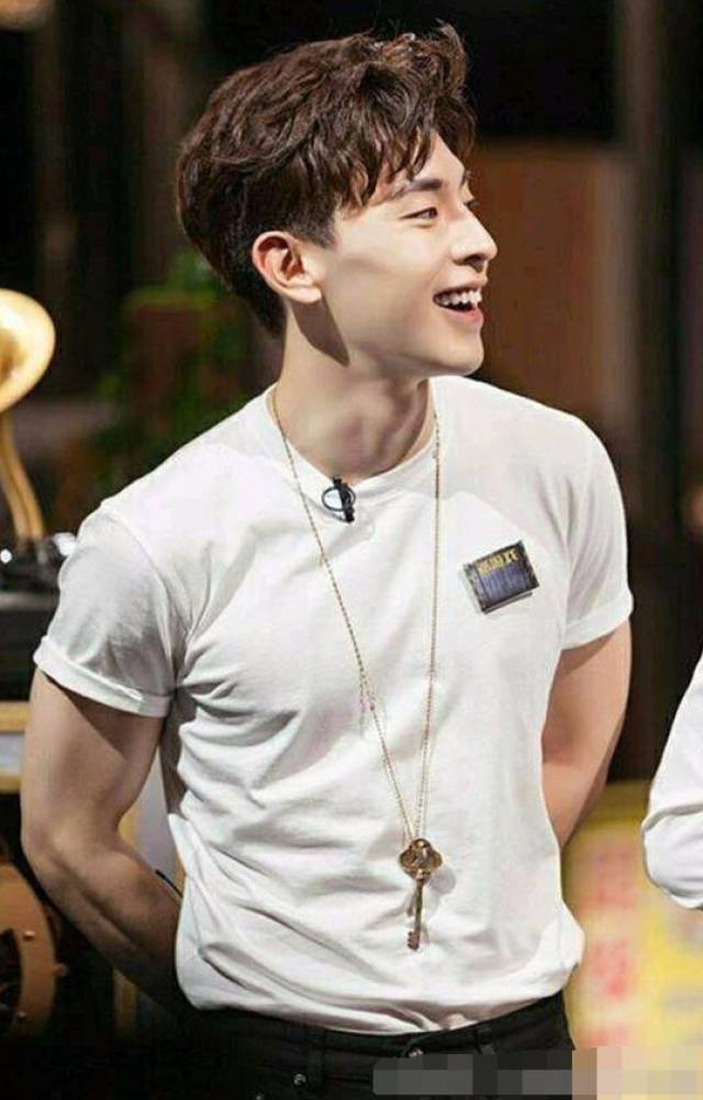 蔡徐坤肌肉_宋仲基肌肉_朱亚文肌肉-圈子花园图片