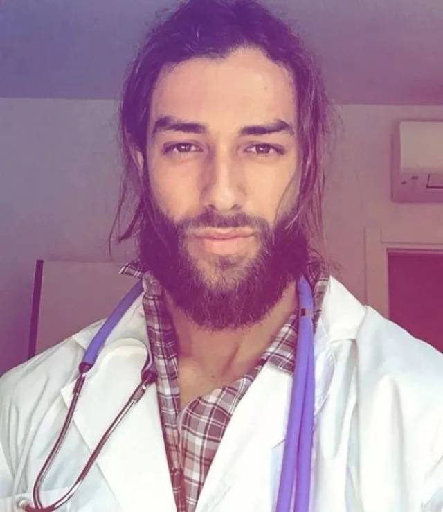 最帅医生第七名, 意大利型男小哥身材颜值惹人眼