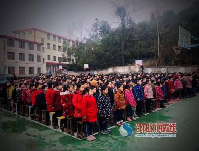 为明天拼搏!"——武冈市双牌镇中心小学举行2019年六年级誓师大会