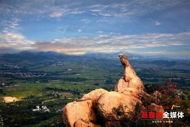 在 " 三八 " 妇女节即将到来之际,新泰莲花山景区特推出性特惠月活动.