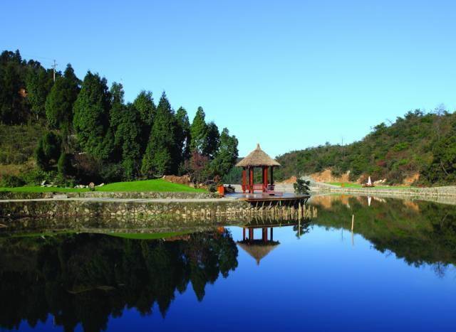 最佳旅游时间 湾里区气候条件优越,雨量充沛,日照丰富,年平均气温14.