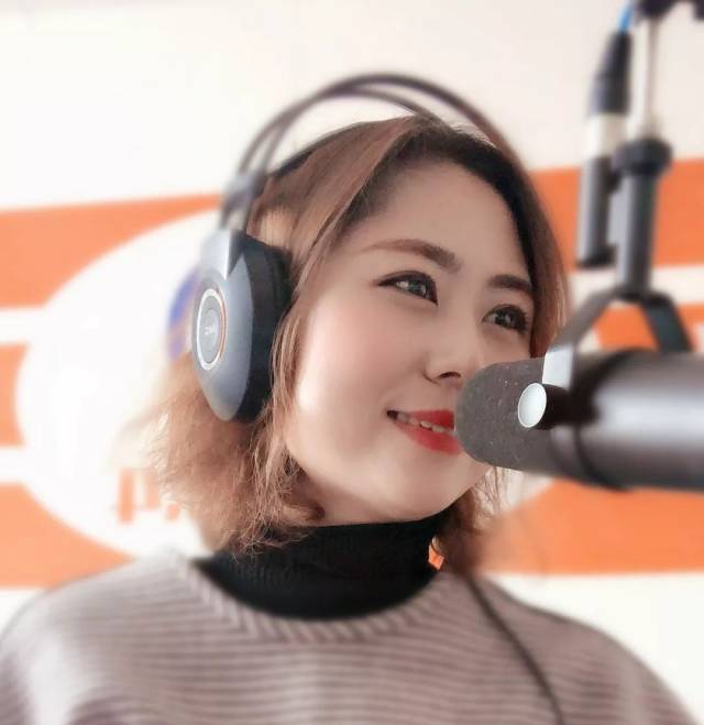 平邑广播电视台美女主播邀您一起畅听fm105.