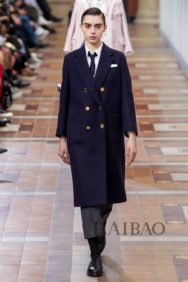 桑姆·布朗尼(thom browne)2019秋冬女装秀,海报带你亲临2019秋冬纽约