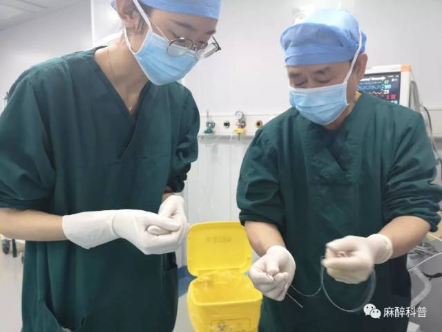 准备放硬膜外导管.
