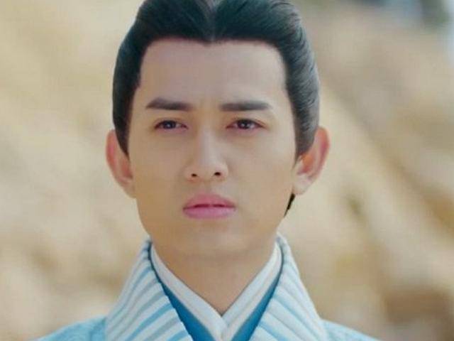 长得丑却非演绝世美男的八位男星,看到他笑到