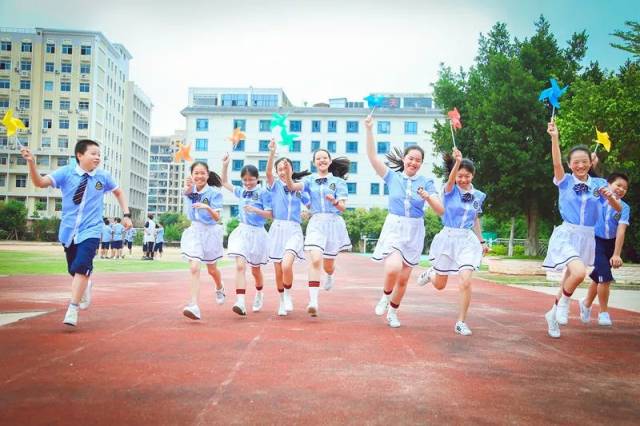 校园毕业微电影霸屏朋友圈,创意照片相册私定