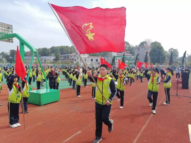 下埠镇:传承雷锋精神,让好品格在校园美丽绽放