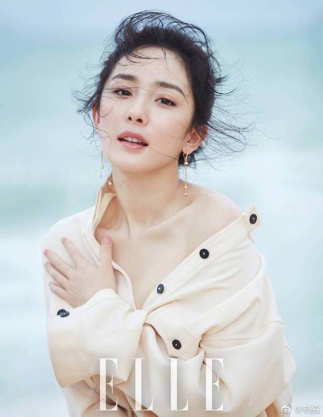 娱乐的事情交给娱乐,而我?只负责美丽,不一样的杨幂
