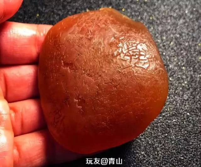 鱼惊石开片,比老蜜蜡还漂亮?