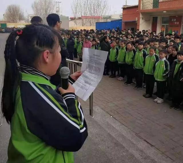 3月4日,威县南街小学举行了"让雷锋精神永驻校园"雷锋月启动仪式.