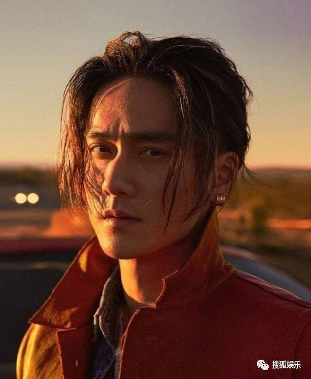 德普反告前妻;疑似蒋劲夫网页游戏私服发布网朋友圈曝光;钮承泽被爆回归《跑马》剧