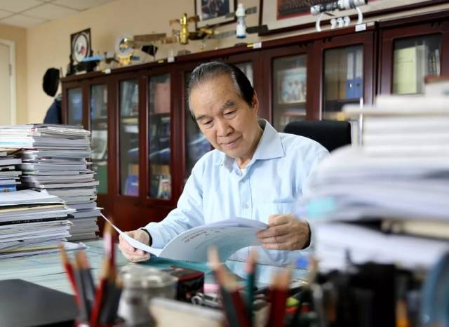 姜景山院士每天准时到办公室工作,几十年如一日