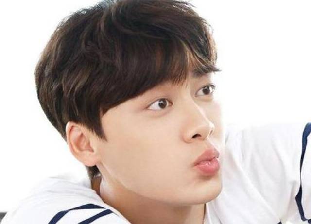 李易峰遇到真爱了,恋上大网红?网友:那杨幂是