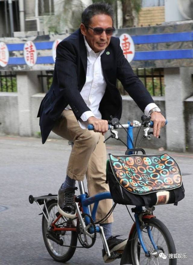德普反告前妻;疑似蒋劲夫网页游戏私服发布网朋友圈曝光;钮承泽被爆回归《跑马》剧