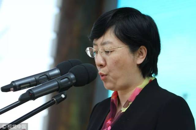 女生隆鼻男生除皱,盲目追求网红脸后果吓人.