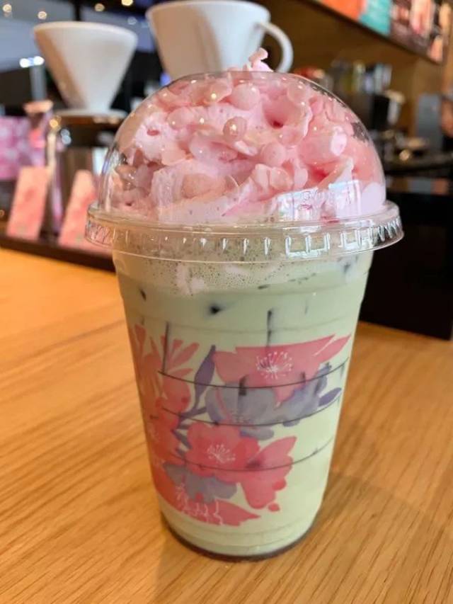 星巴克限定特饮【粉樱冰抹茶拿铁【樱之抹茶拿铁】今日上新