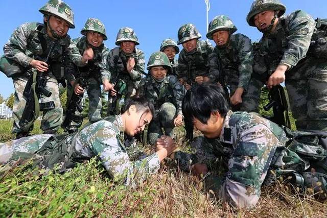 今天的“女神”是“战神”!