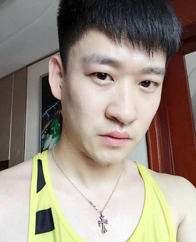 曹云金纹眉视频曝光!男人纹眉就是帅!