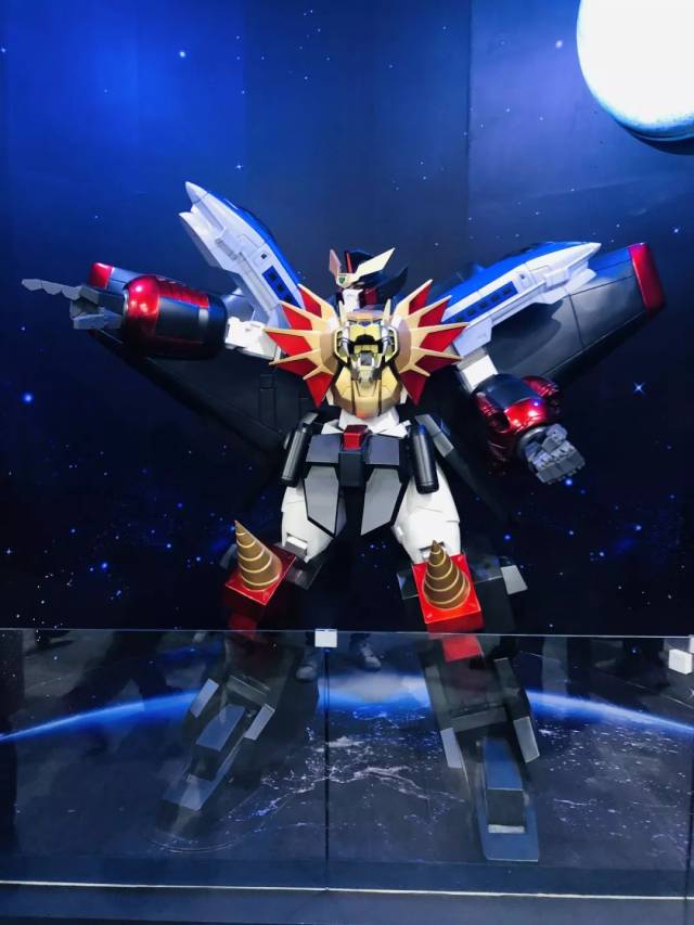 约300件大河原邦男的设计展品,是大河原多年机甲设计的回顾