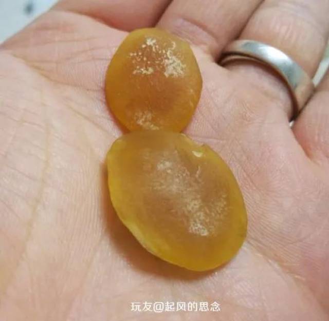 鱼惊石开片,比老蜜蜡还漂亮?