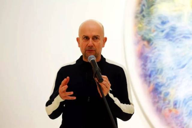 3月8日,英国艺术家马克·奎恩(marc quinn)的个展"马克·奎恩:皮相之