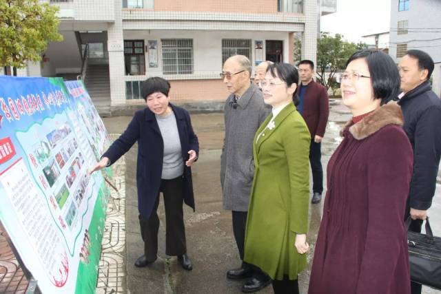 八年后的春天,李永海书记一行再次来到兴国县高兴长迳小学走访调研