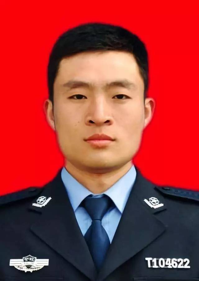 本科第二学士学位,中共党员,现任宁晋县公安局交警大队事故科民警