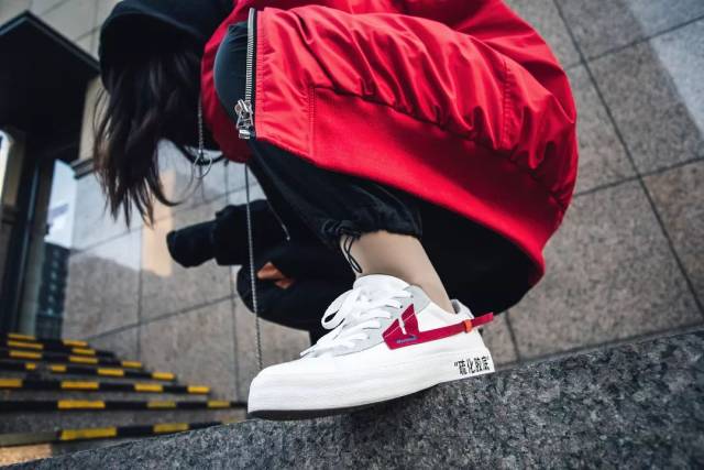 最潮国货运动鞋,我只服回力!老外花999元还抢