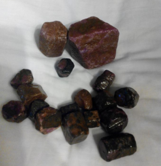 L’ÉCOLE珠宝艺术中心于上海呈献全新展览“矿石奇珍”