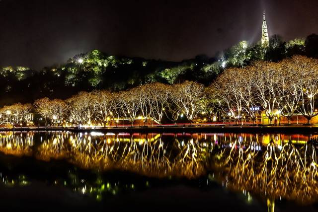 标题: 杭州西湖夜景