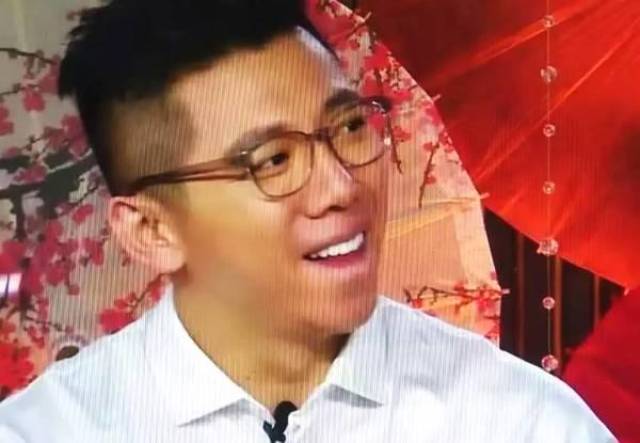 牙齿稀疏牙缝大,牙齿黄,看看明星都是怎么修复