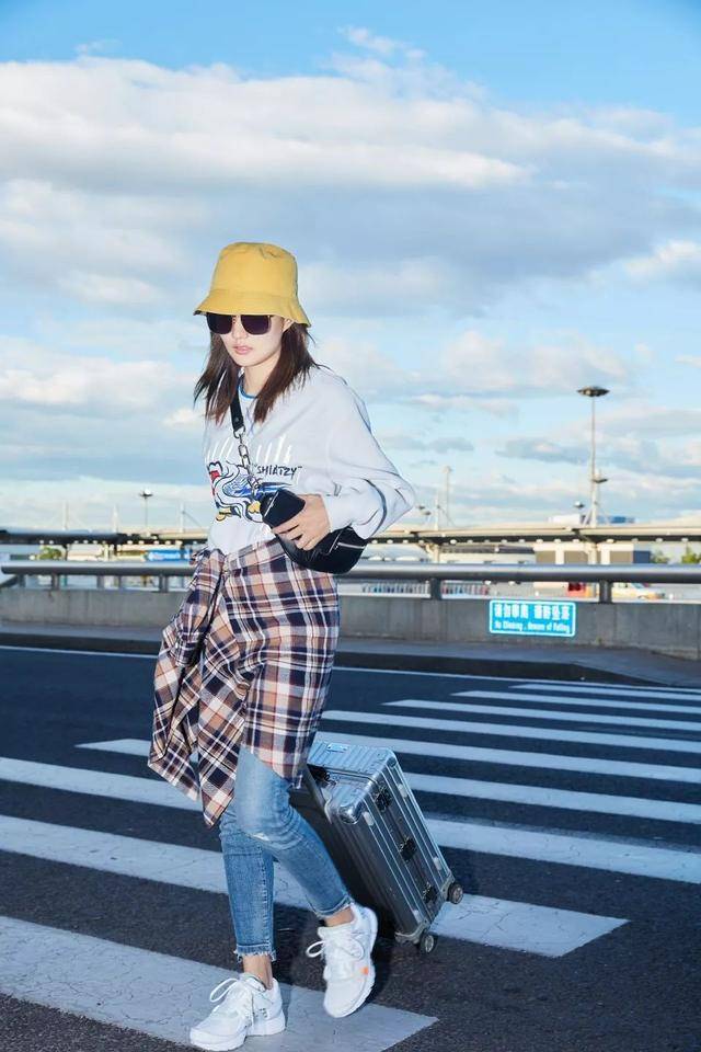 雨林洗澡的张铭恩新剧今晚上线!徐璐吴昕在线