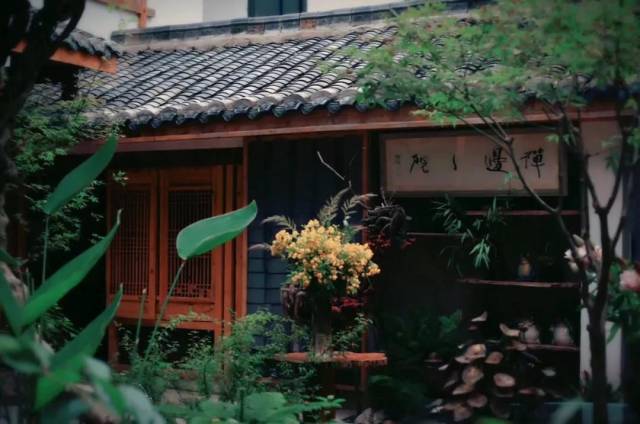 第 二 站 凡朴生态村,位于崇州市集贤乡徐家渡林盘,引进"凡朴生活"