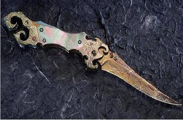 全球最神奇匕首:"火陨"最独特,第3最毒,跟蝮蛇有关